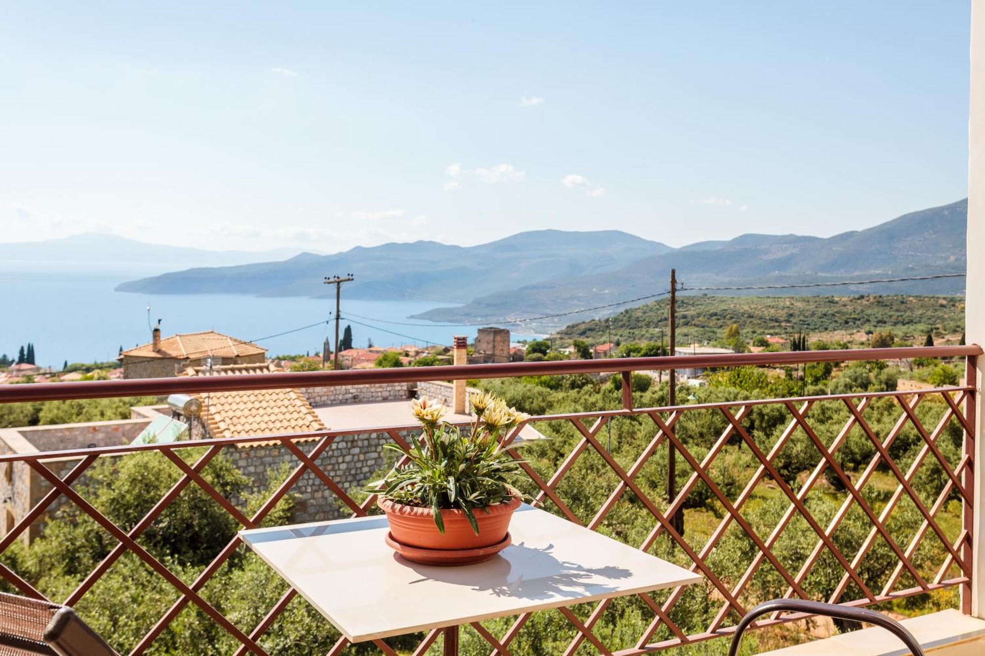 Villa Armonia, Sunset View And Relaxing Beach Vibe Proastion Bagian luar foto